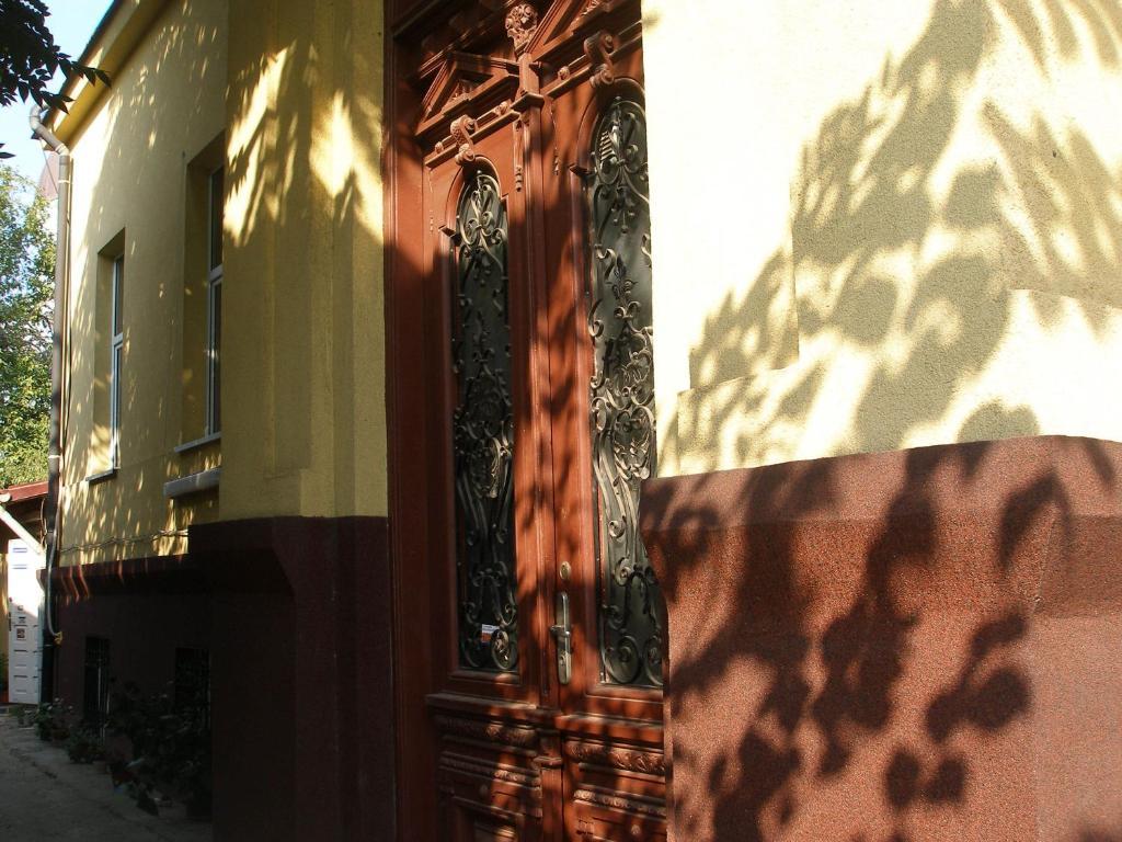 Kretan Hostel Bucareste Exterior foto